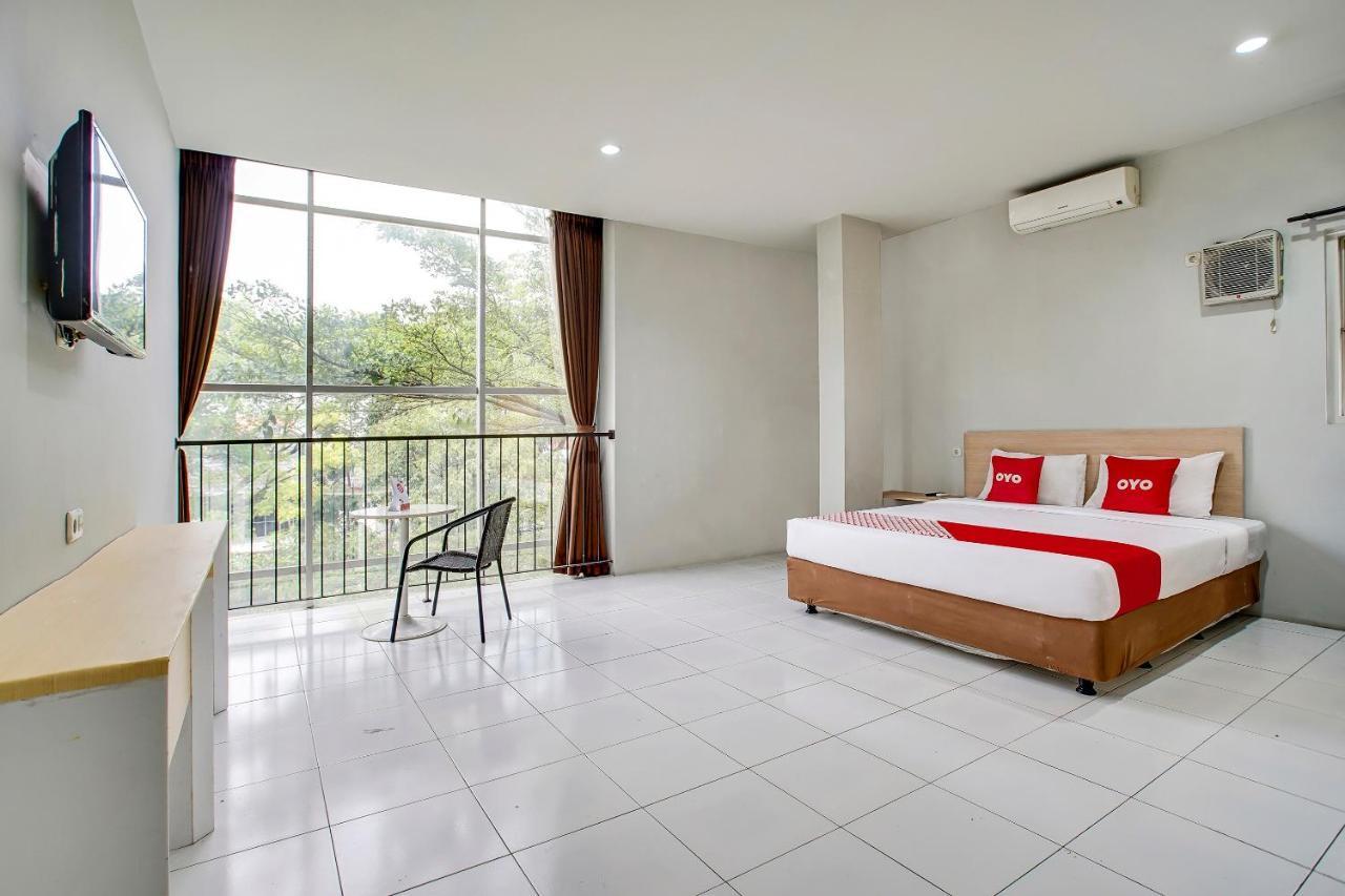 Hotel Reddoorz @ Pelajar Pejuang 3 Bandung Exterior foto