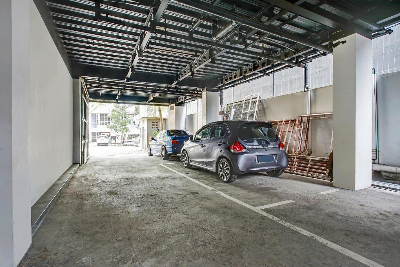 Hotel Reddoorz @ Pelajar Pejuang 3 Bandung Exterior foto