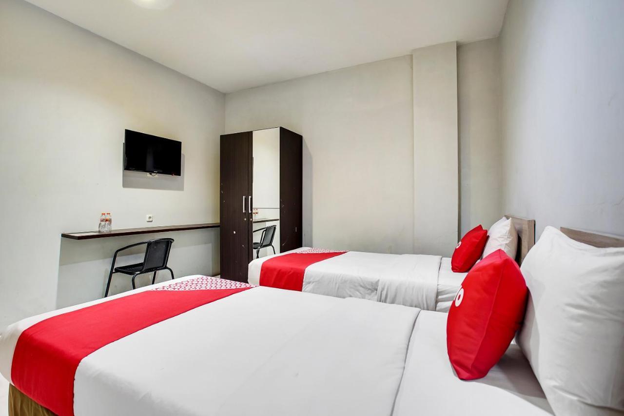 Hotel Reddoorz @ Pelajar Pejuang 3 Bandung Exterior foto