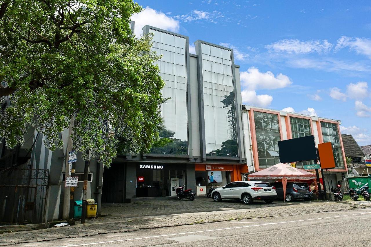 Hotel Reddoorz @ Pelajar Pejuang 3 Bandung Exterior foto