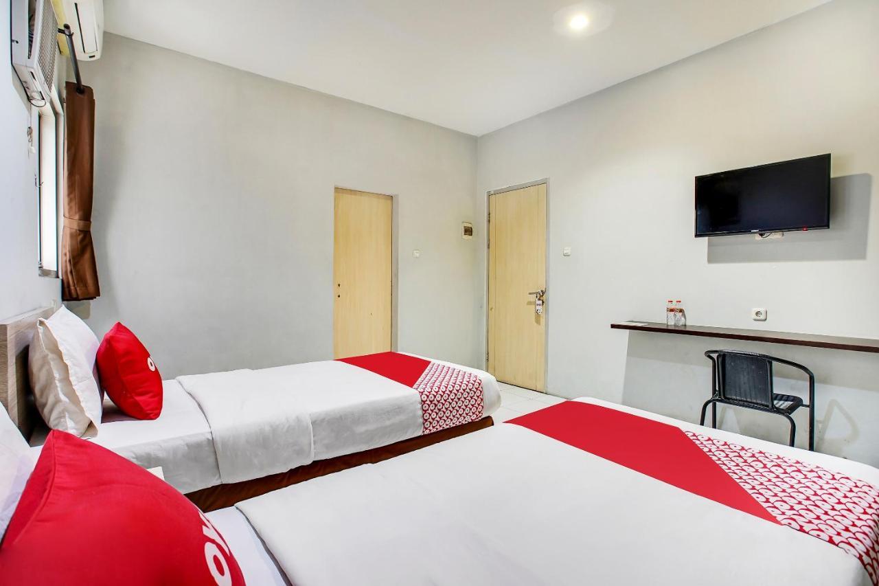 Hotel Reddoorz @ Pelajar Pejuang 3 Bandung Exterior foto