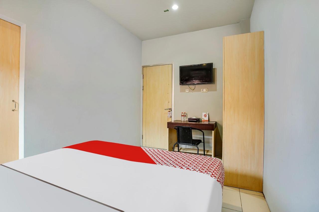 Hotel Reddoorz @ Pelajar Pejuang 3 Bandung Exterior foto