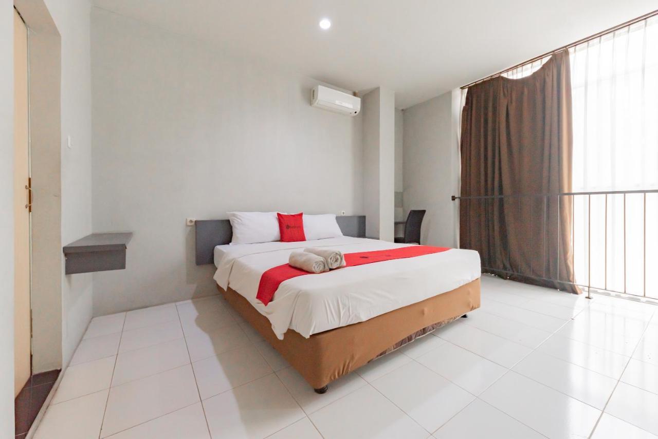 Hotel Reddoorz @ Pelajar Pejuang 3 Bandung Exterior foto