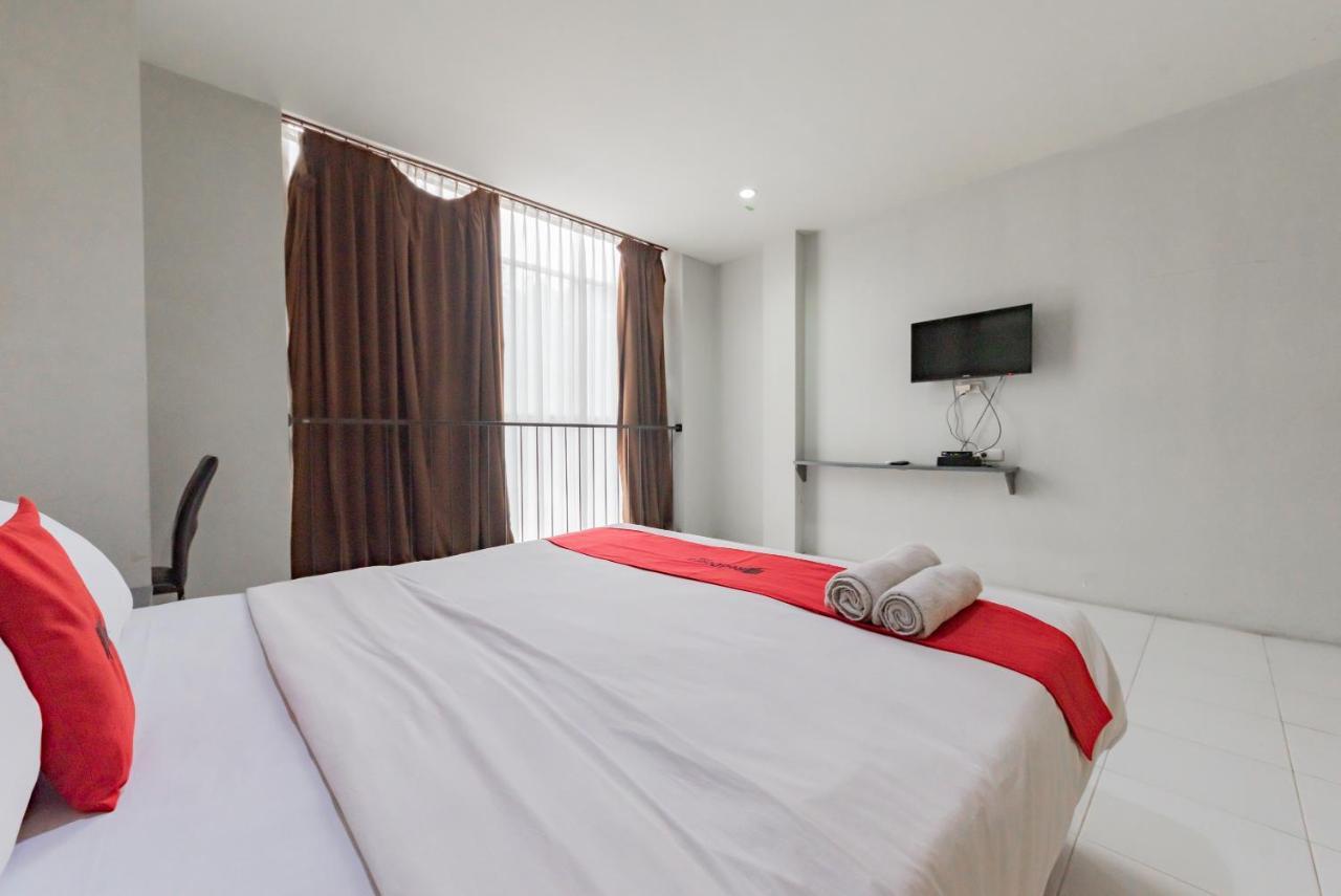 Hotel Reddoorz @ Pelajar Pejuang 3 Bandung Exterior foto