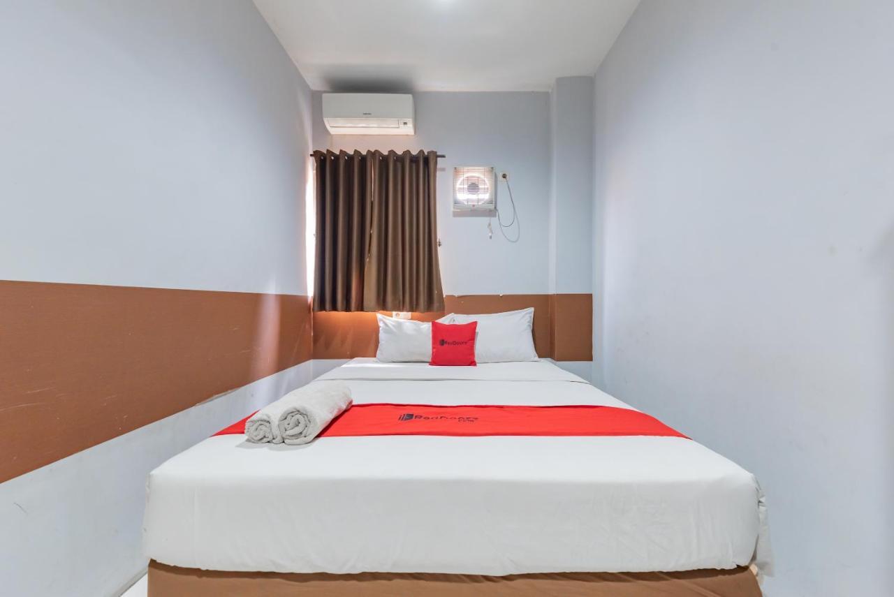 Hotel Reddoorz @ Pelajar Pejuang 3 Bandung Exterior foto